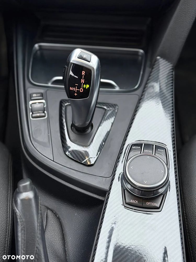 BMW Seria 3 330i xDrive Advantage - 10