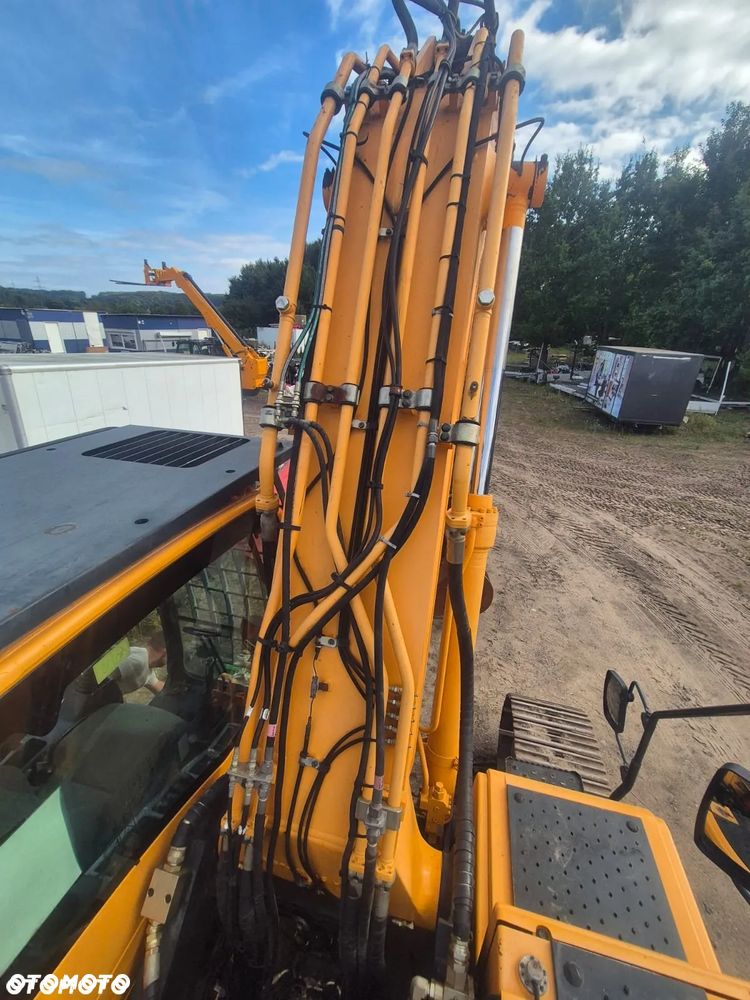 Hyundai EXCAVATOR  ROBEX 260 NLC-9A R260LC - 10