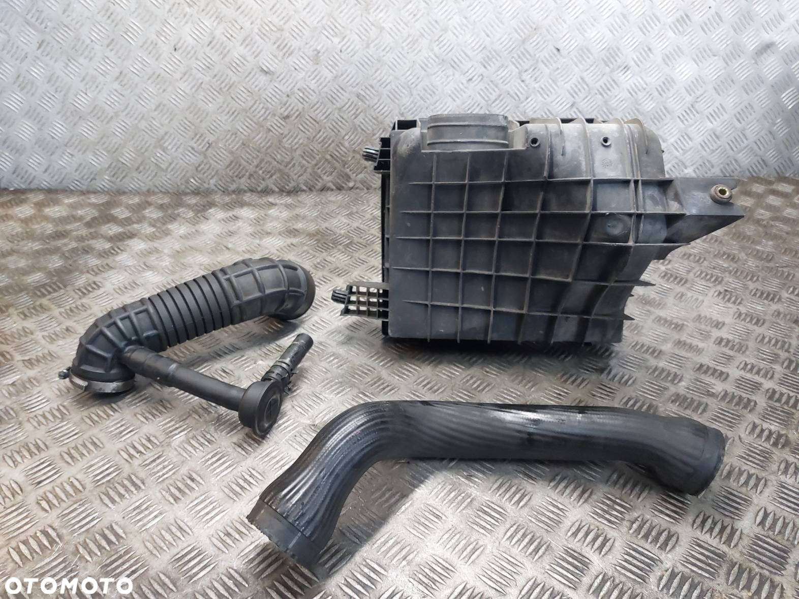 OBUDOWA FILTRA POWIETRZA PRZEPŁYWOMIERZ RURA DOLOT VW LT 46 2.8 TDI - 5