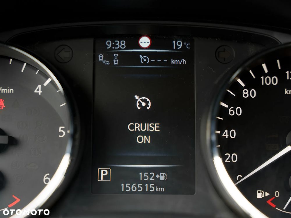 Nissan Qashqai 1.6 dCi Xtronic TEKNA+ - 25