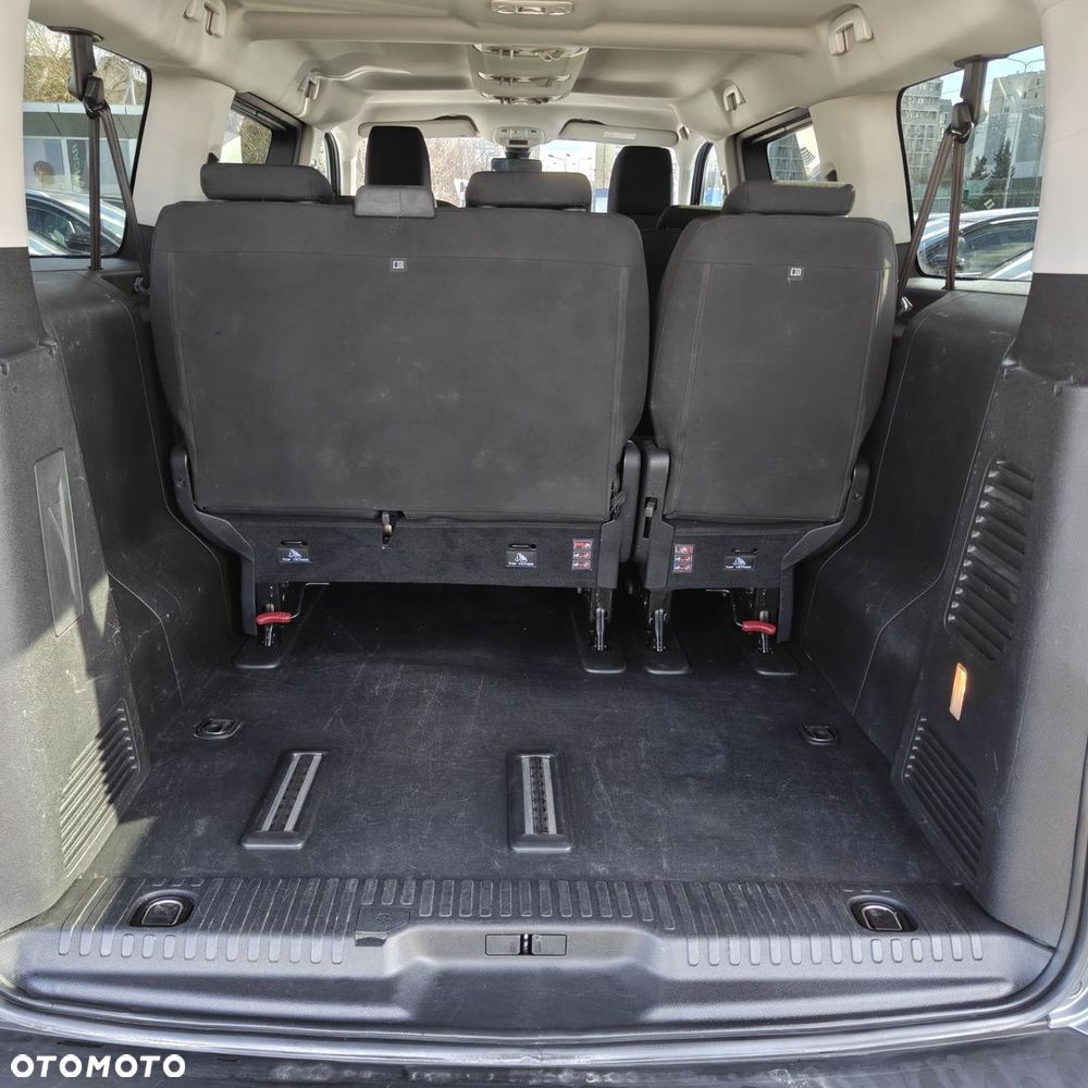 Peugeot Traveller - 19