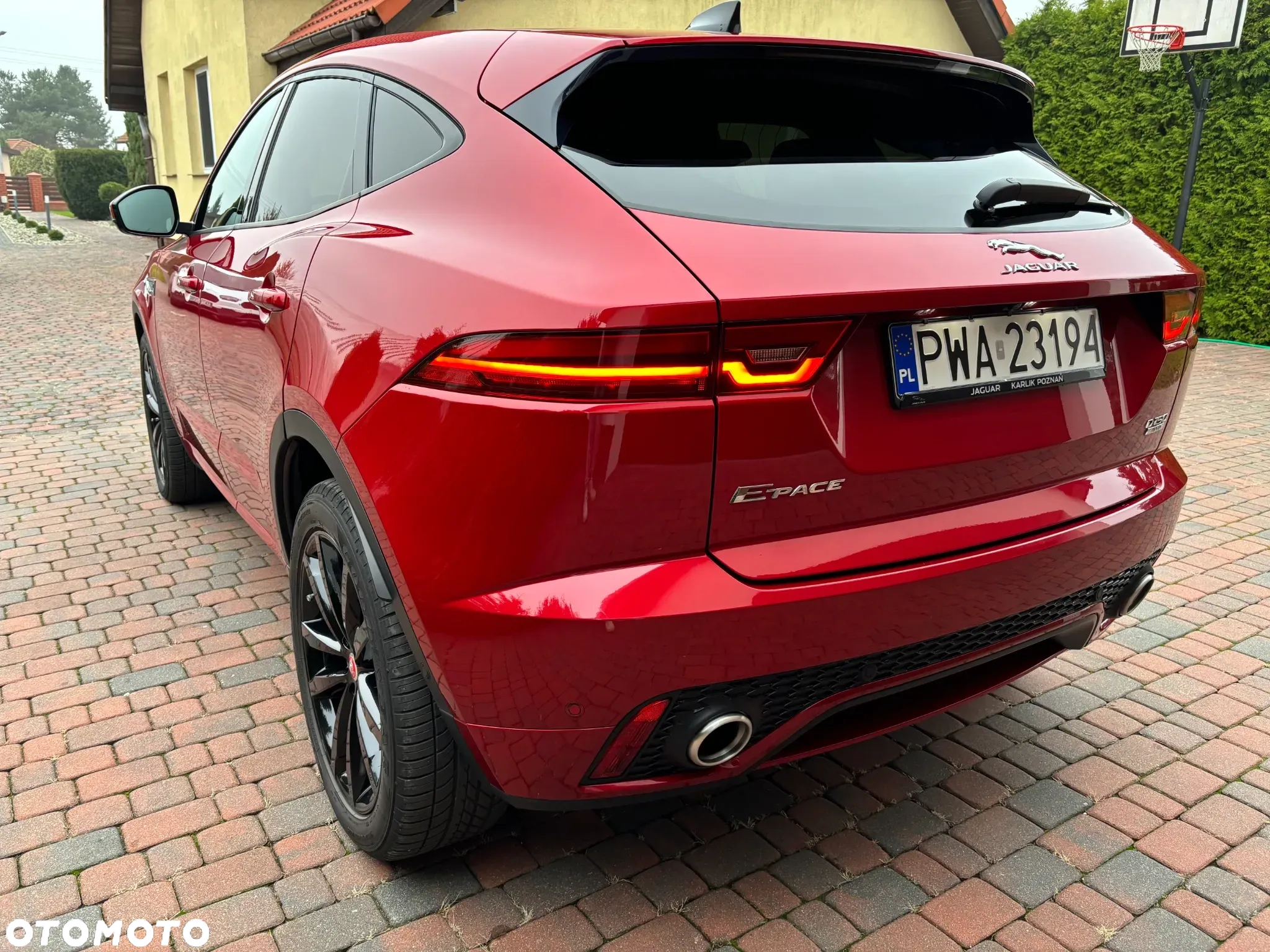 Jaguar E-Pace - 12