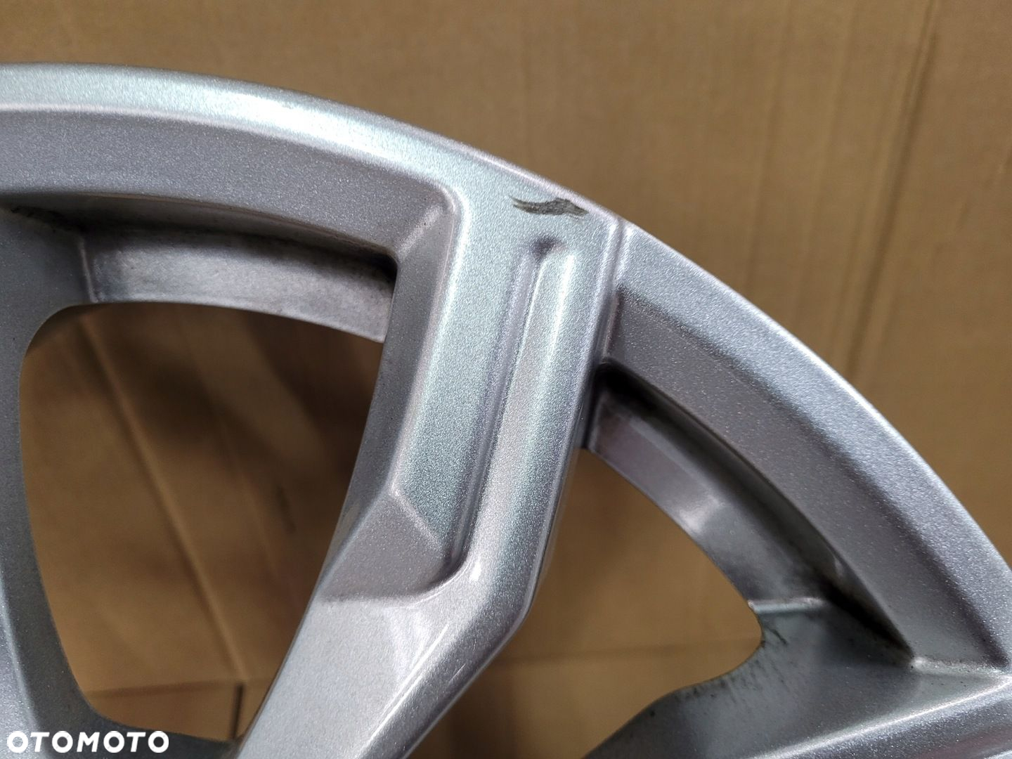 FELGA ALUMINIOWA RENAULT DACIA 16" 4X100 ET37 6,5J - 3