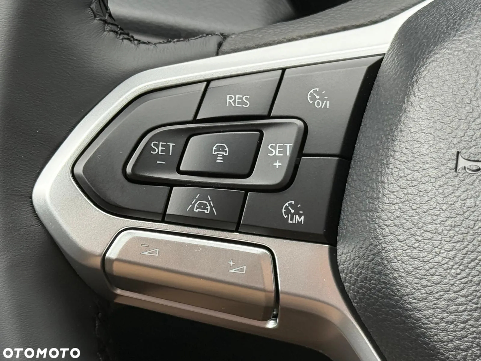 Volkswagen Amarok 2.0 TDI 4Mot Life - 24