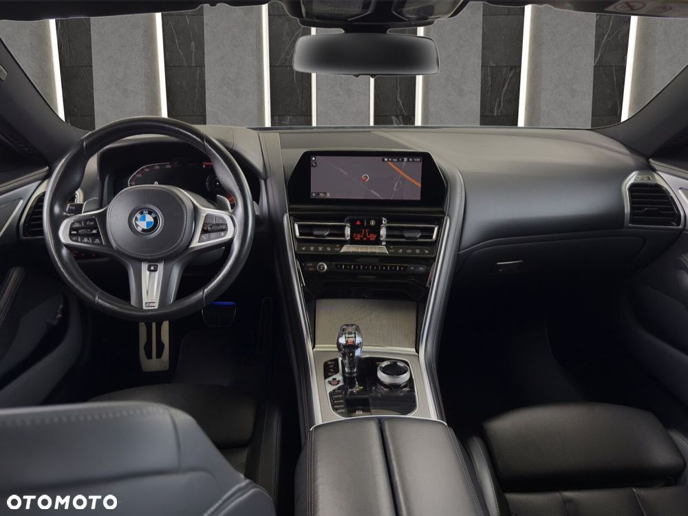 BMW Seria 8 - 12