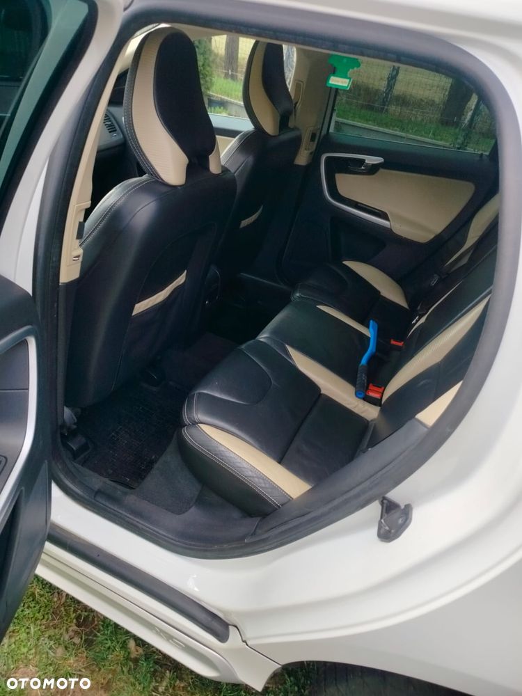 Volvo XC 60 D5 AWD Summum - 6