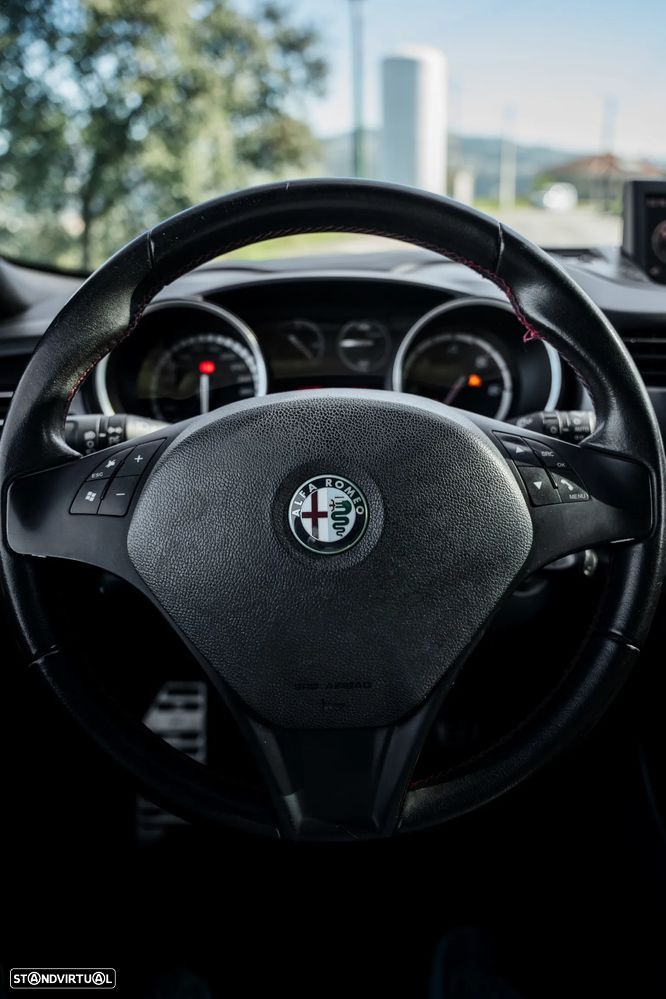 Alfa Romeo Giulietta 2.0 JTDM Distinctive - 32