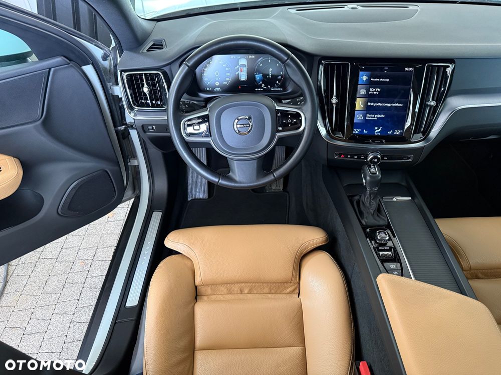 Volvo V60 Cross Country D4 AWD Geartronic Pro - 27
