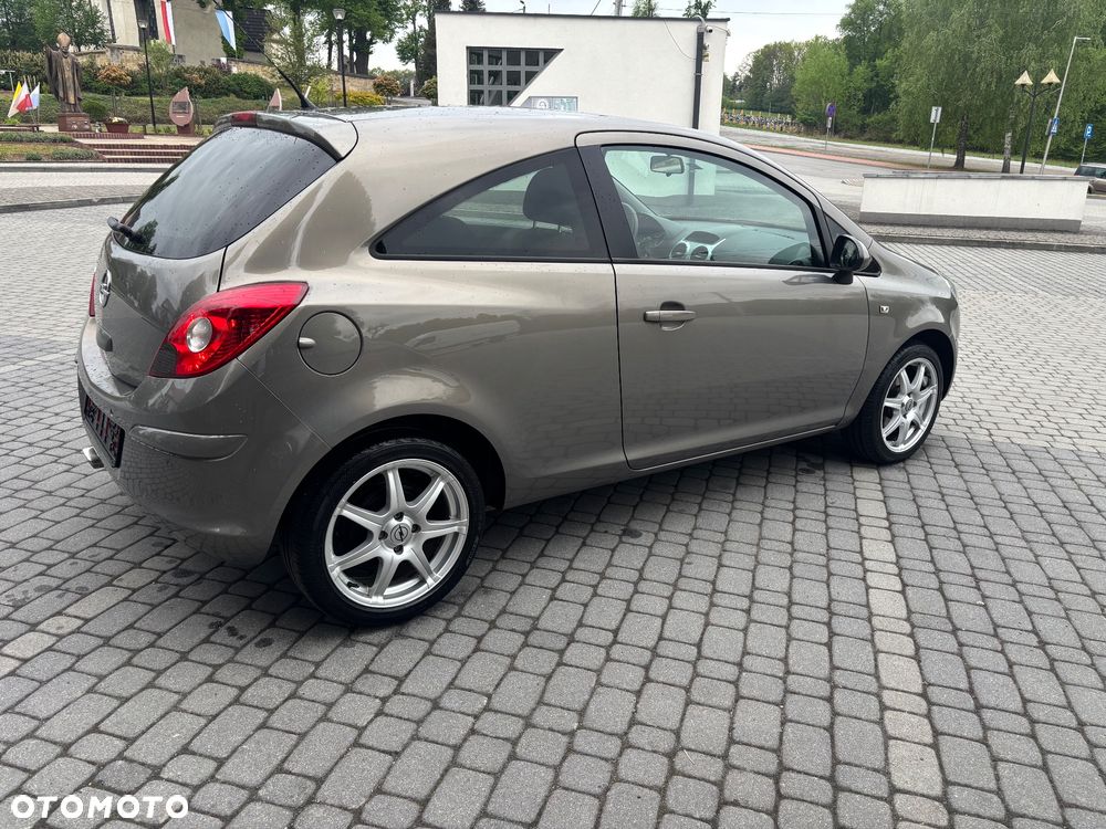 Opel Corsa 1.4 16V Satellite - 9