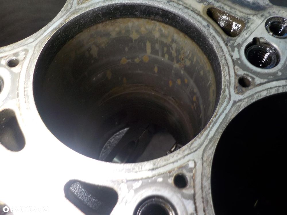 VW T5 2.5 TDI AXD AXE BLOK SILNIKA - 5