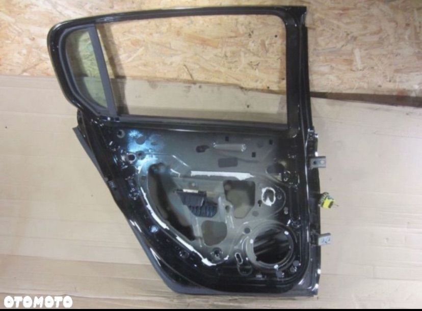 Drzwi lewe tył tylne Peugeot 308 2013 - t9 HB - 2