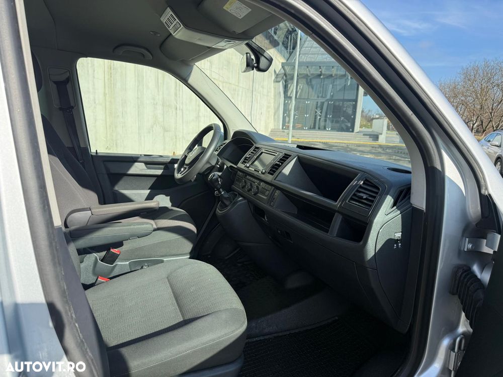 Volkswagen Caravelle - 7