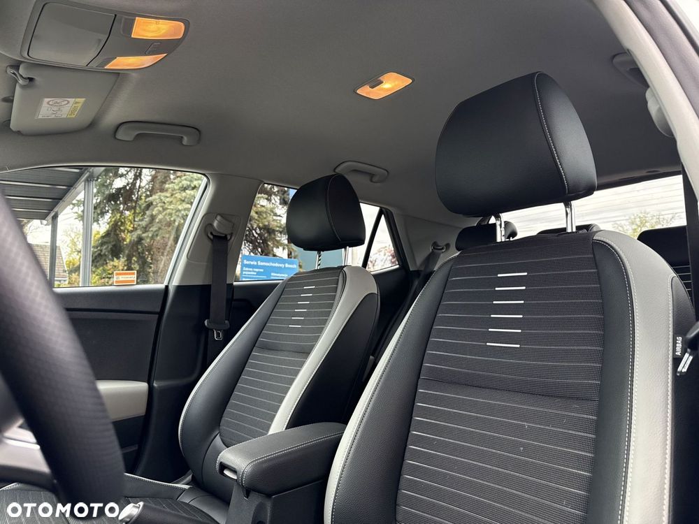Kia Stonic 1.0 T-GDI Business Line DCT - 11