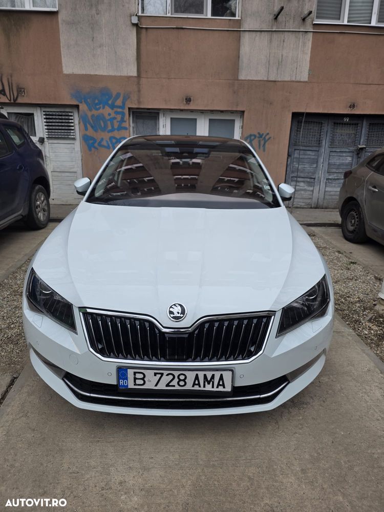 Skoda Superb 2.0 TDI DSG Premium Edition - 8