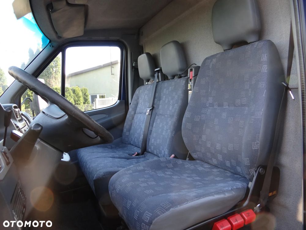 Mercedes-Benz SPRINTER - 16