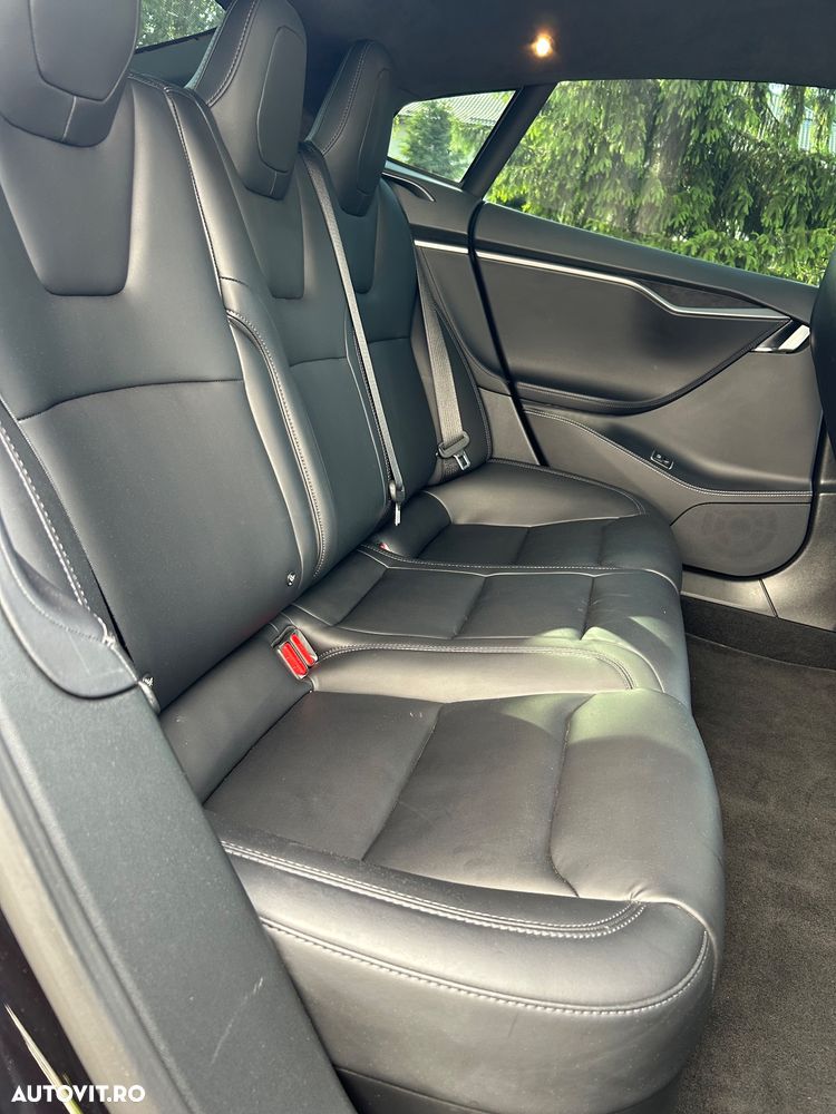 Tesla Model S - 31