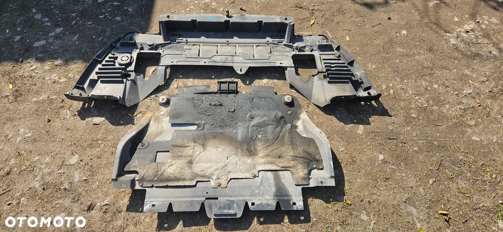 Osłona płyta podłoga pod zderzak silnik Citroen C5 III X7 - 1