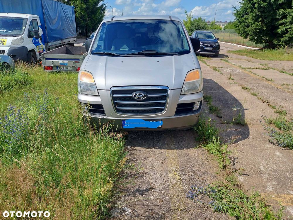 Hyundai H-1 Starex