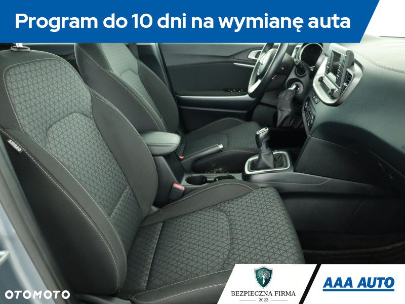 Kia Ceed - 8