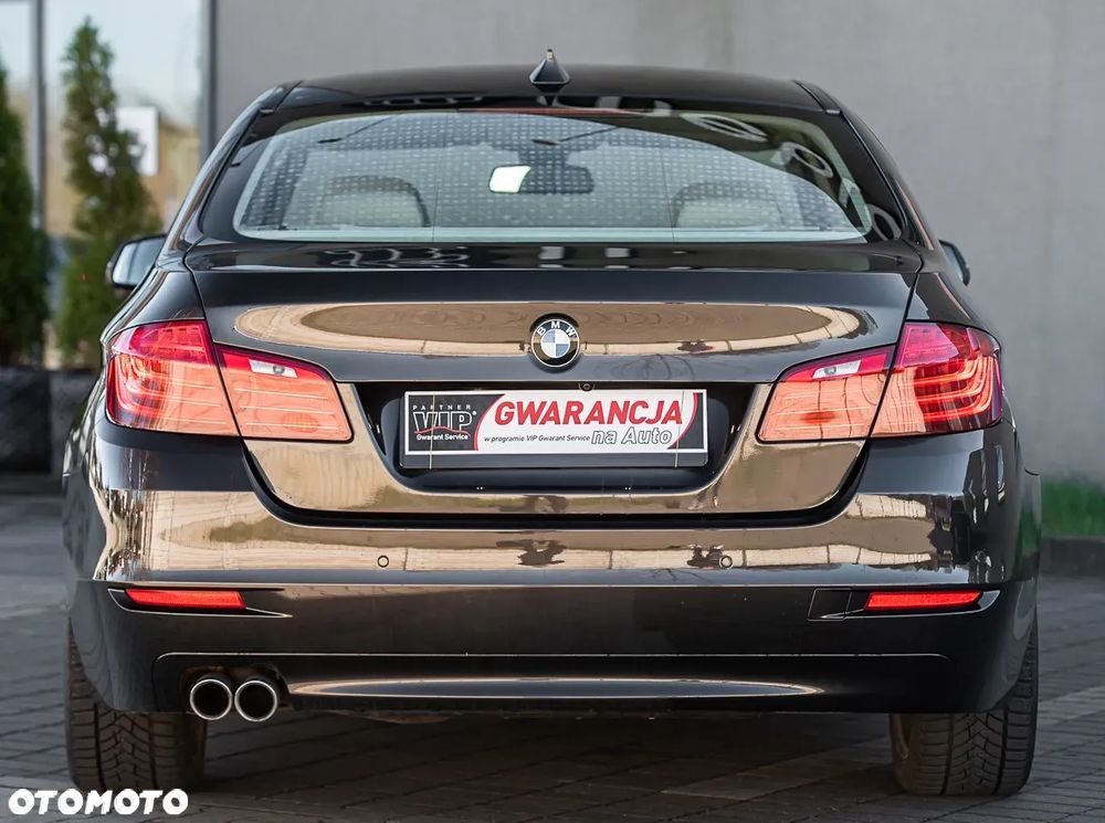 BMW Seria 5 525d Sport-Aut Luxury Line - 37