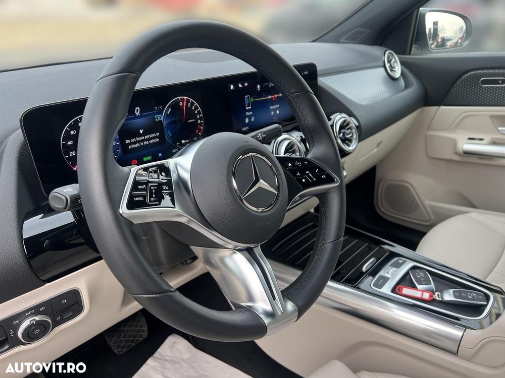 Mercedes-Benz GLA - 12