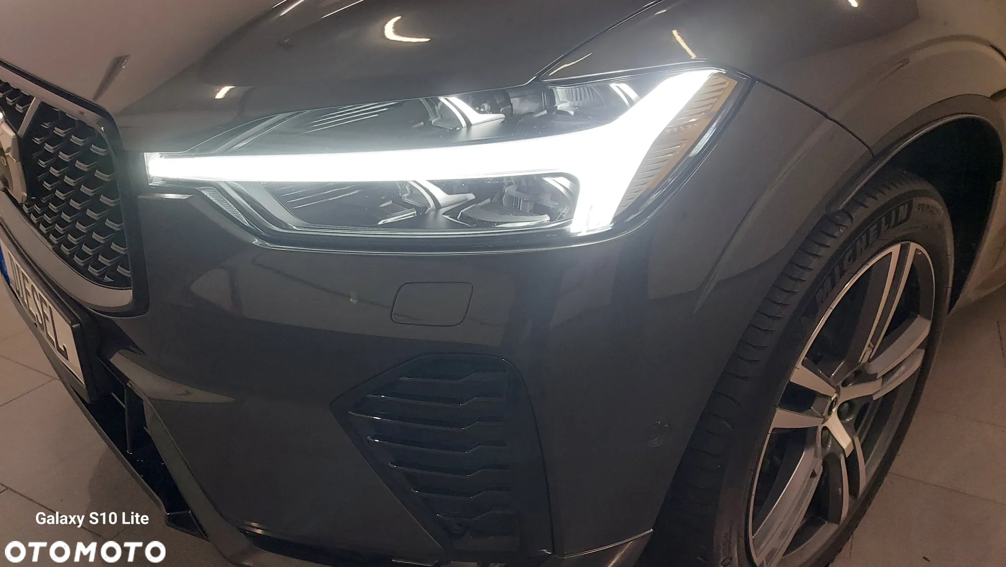 Volvo XC 60 B4 D Plus Dark - 14