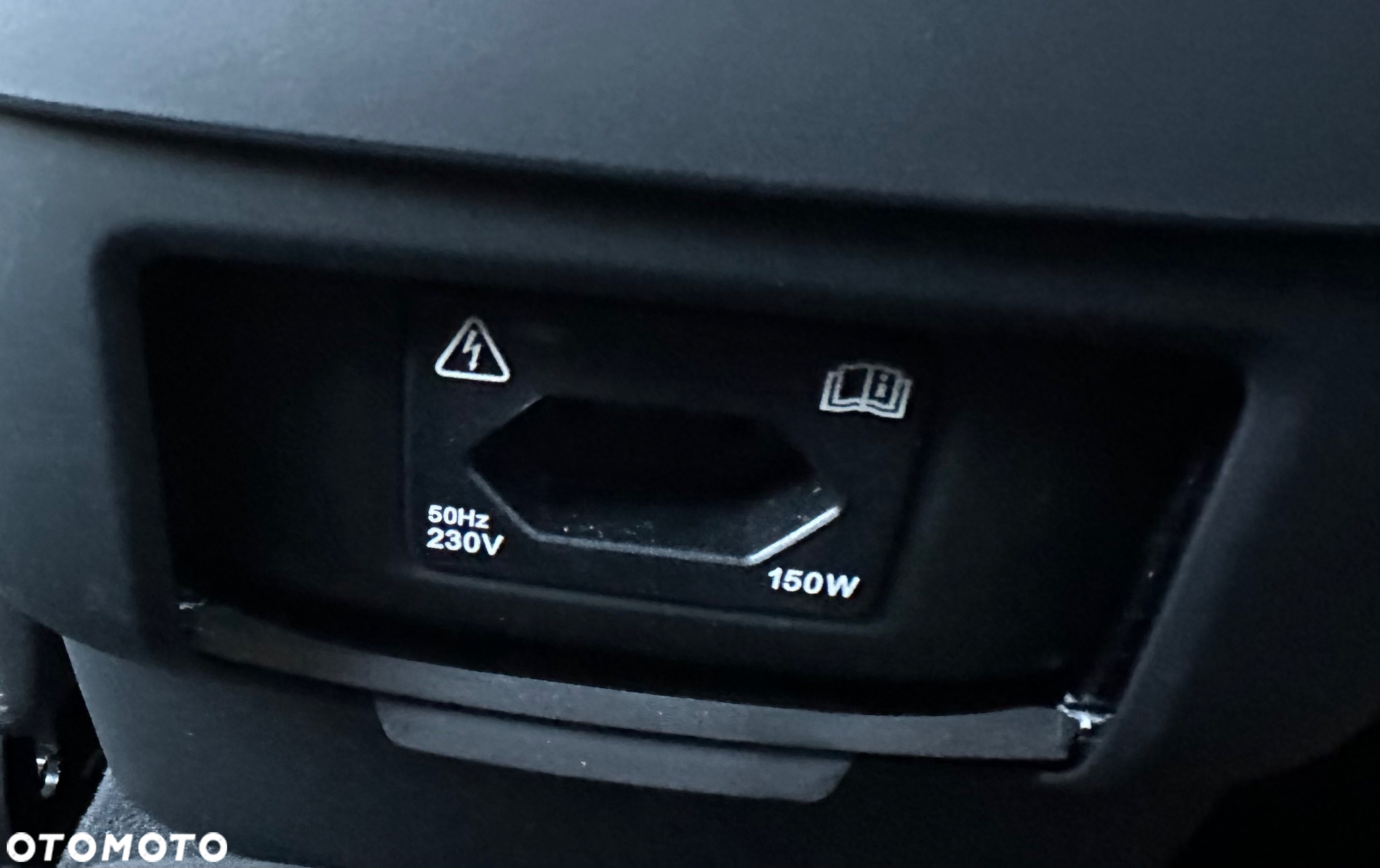 Volvo V90 D5 SCR AWD Momentum Pro - 22