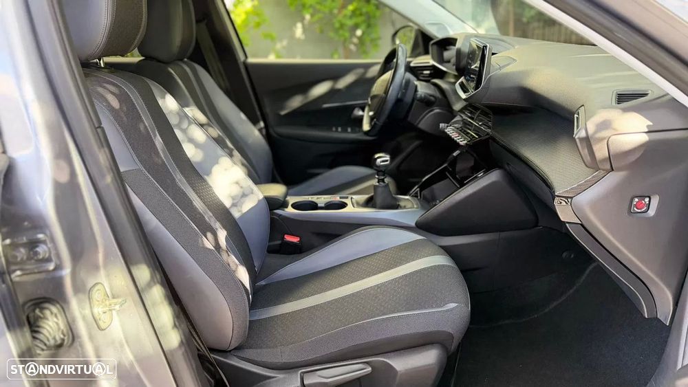 Peugeot 2008 1.2 PureTech Allure Pack - 11