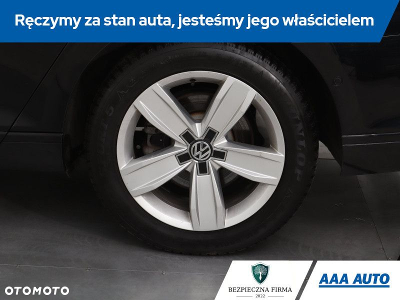 Volkswagen Passat - 16