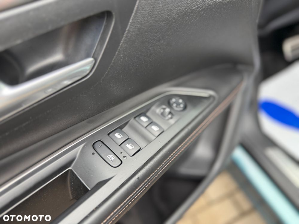 Peugeot 5008 THP 165 EAT6 Allure - 20
