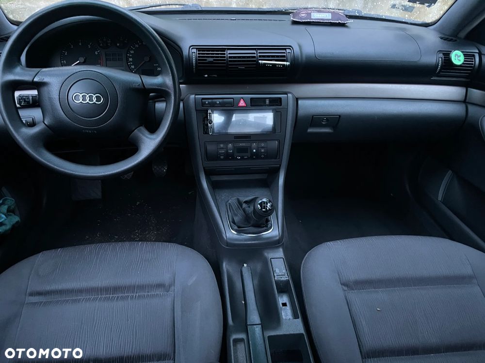 Audi A4 Limousine 1.8 - 7