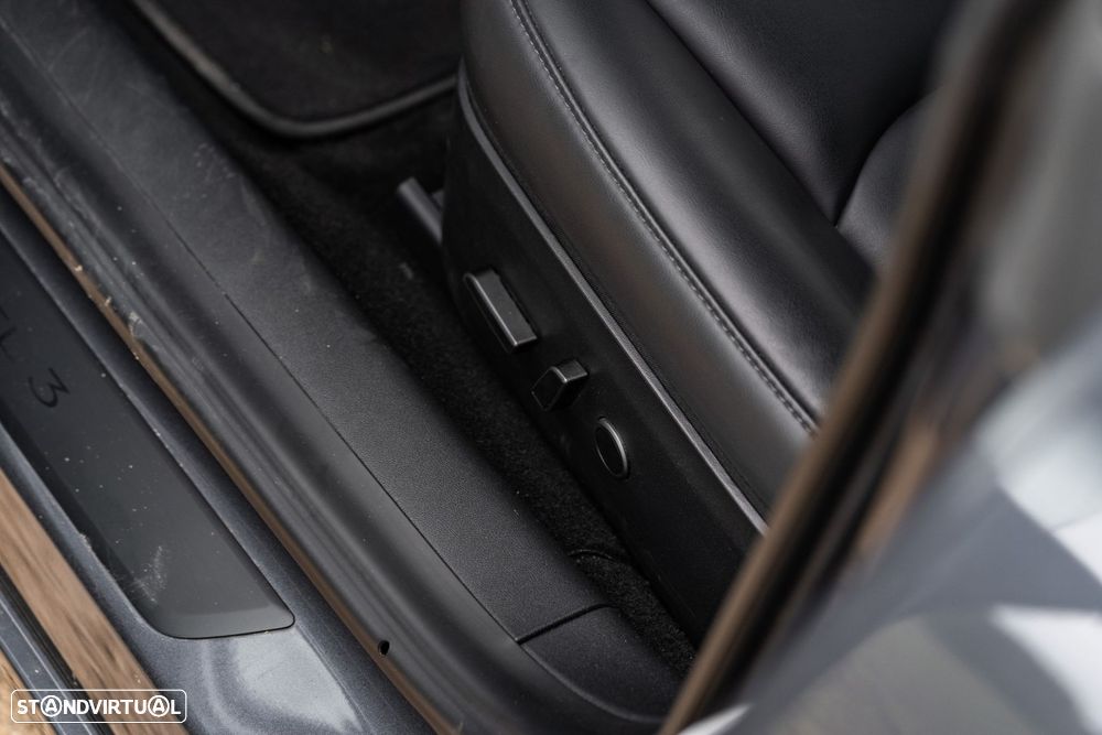 Tesla Model 3 Standard Range Plus RWD - 24