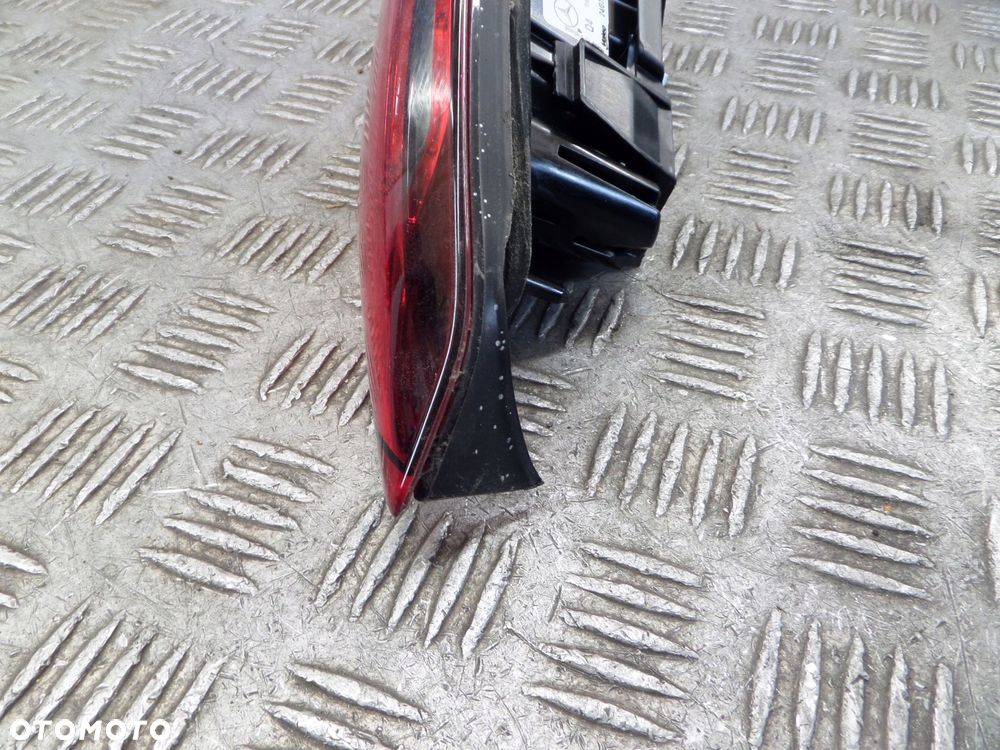 mercedes w177 amg 20r lampa prawy tył led w klapę a1779061800 - 4