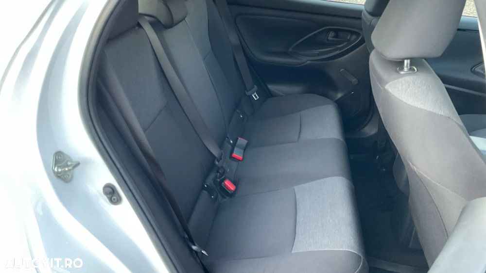Toyota Yaris 1.5 VVT-i HSD Eco - 11