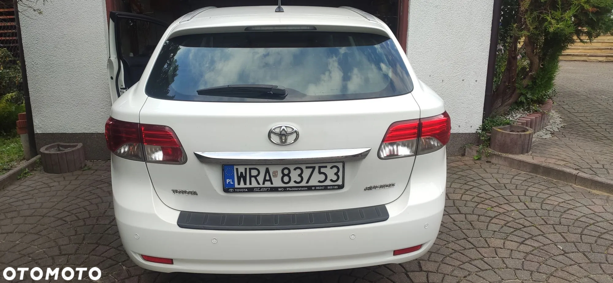 Toyota Avensis 2.0 D-4D Premium - 2