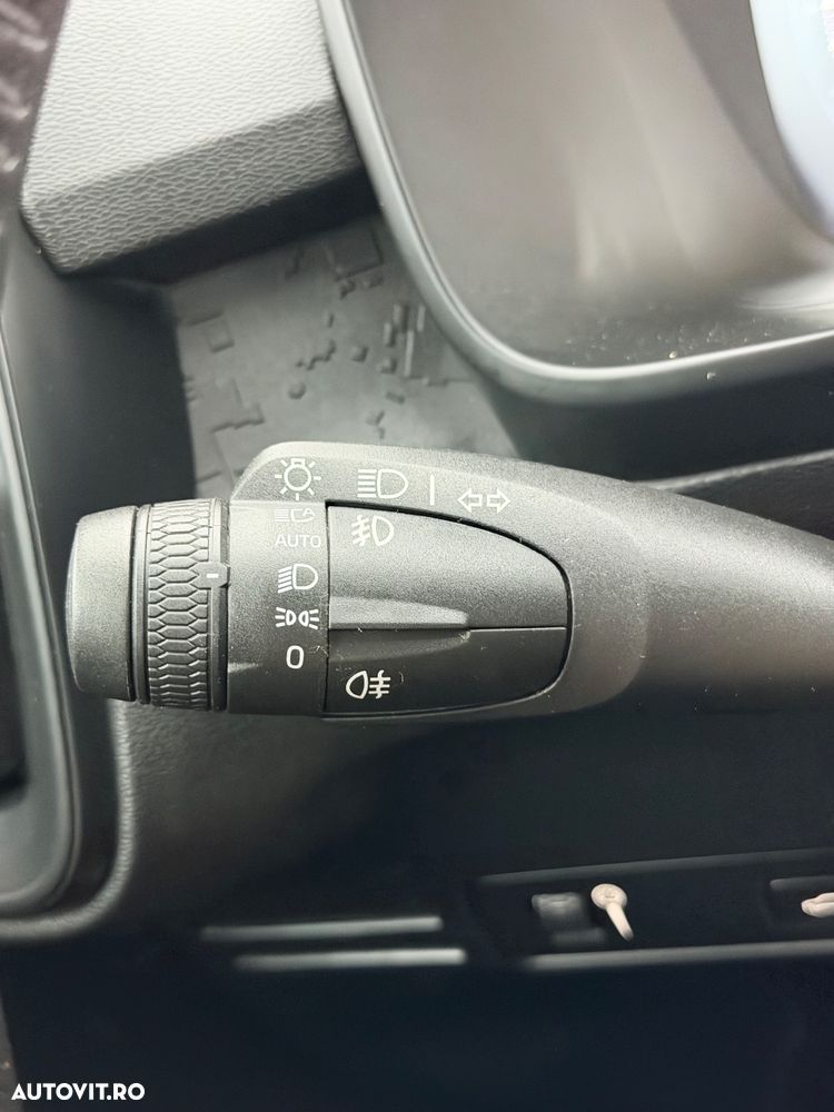 Volvo XC 40 T2 Momentum Core - 28