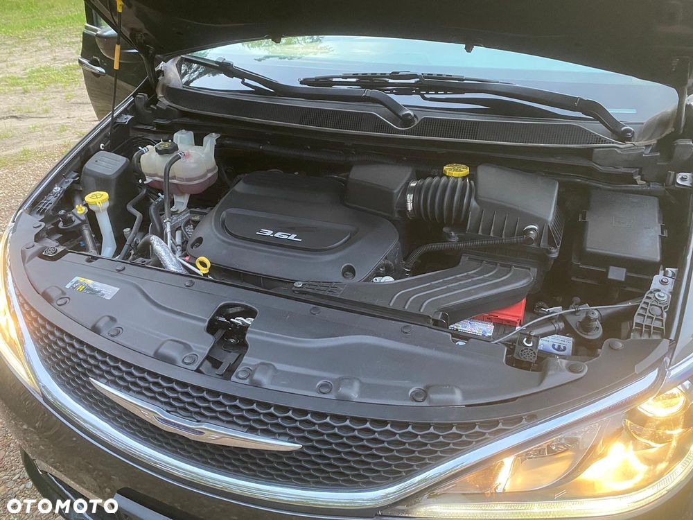 Chrysler Pacifica - 34