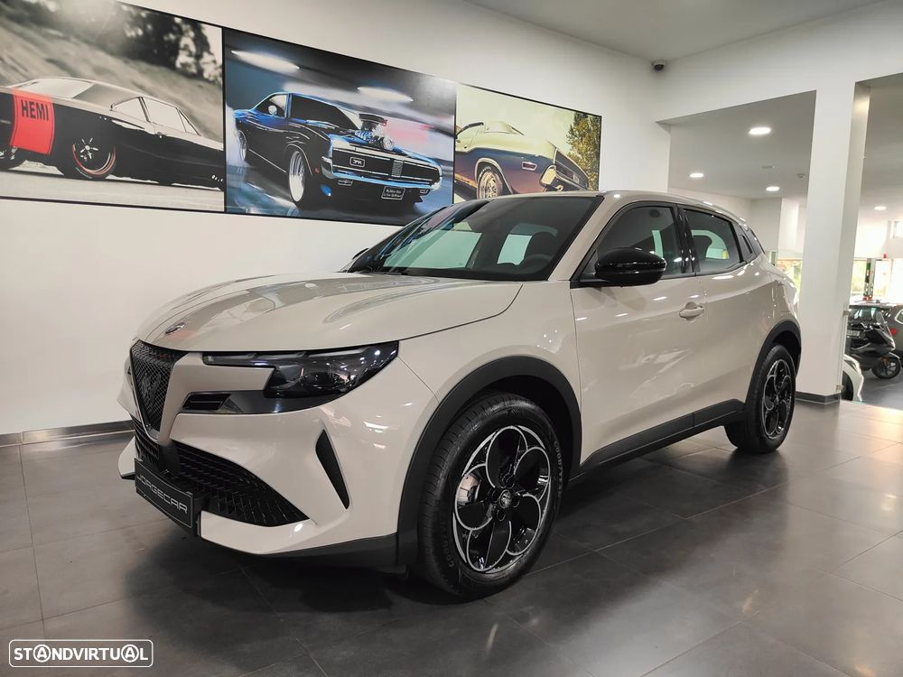 Alfa Romeo Junior Elletrica 50 kWh Launch Edition - 19