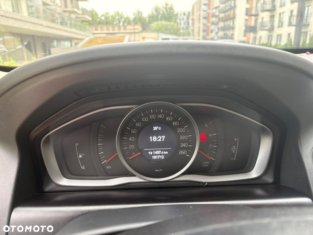 Volvo XC 60 D3 Drive-E Momentum - 10
