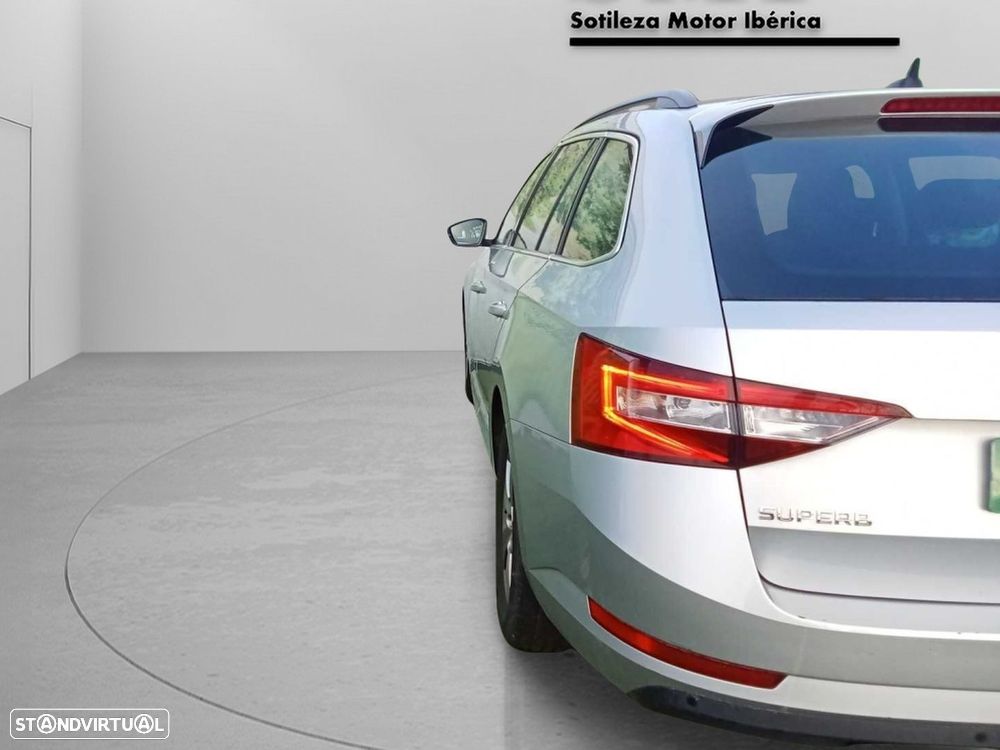 Skoda Superb Break 2.0 TDI DSG - 10