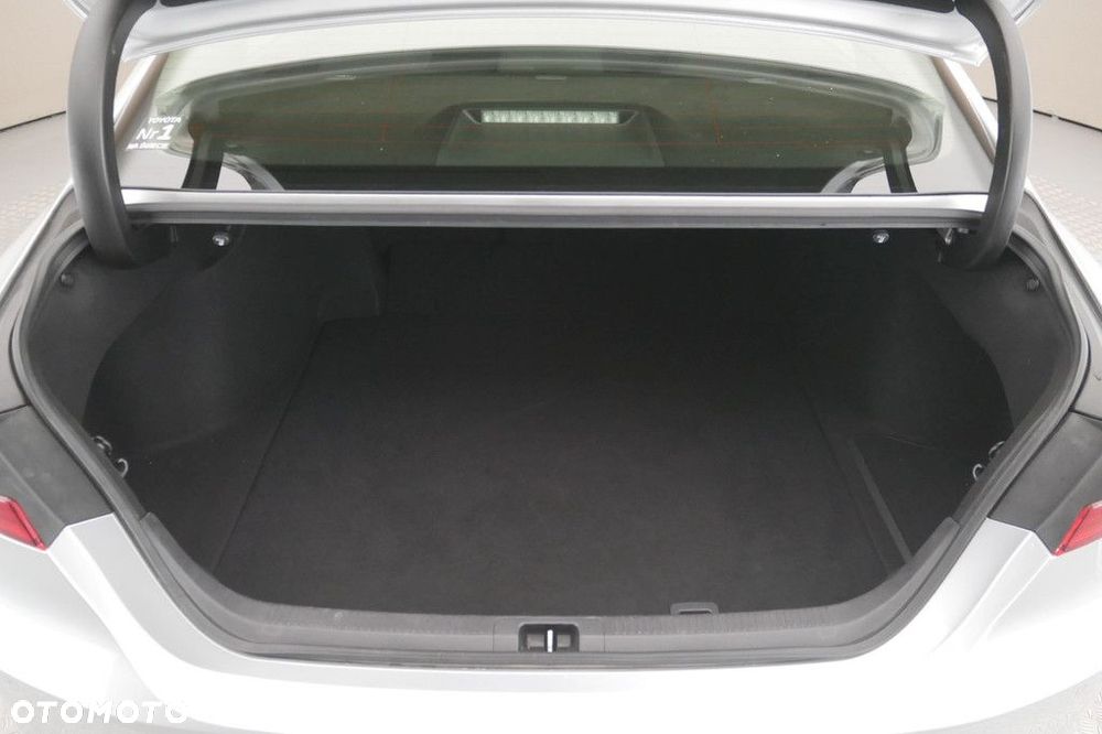 Toyota Camry 2.5 Hybrid Comfort CVT - 16