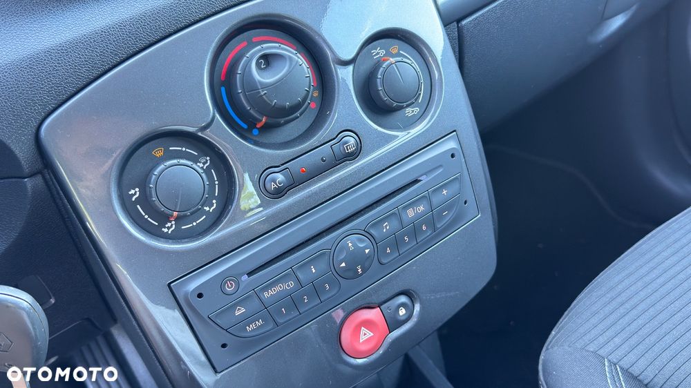 Renault Clio 1.2 16V Alize - 10