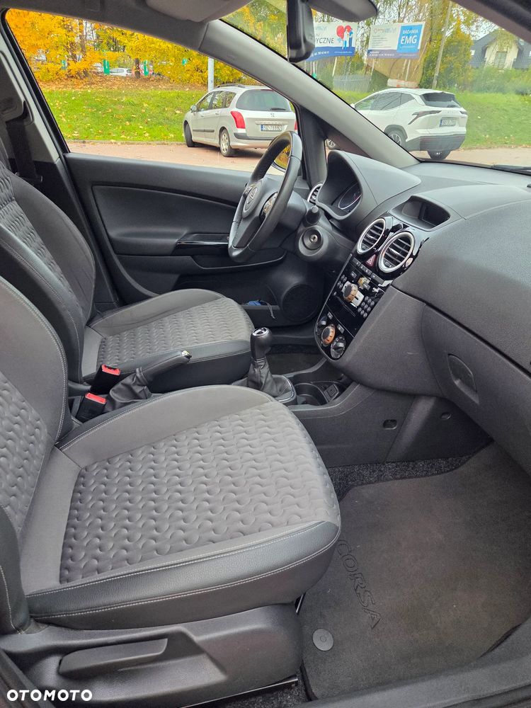 Opel Corsa 1.2 16V Cosmo - 16