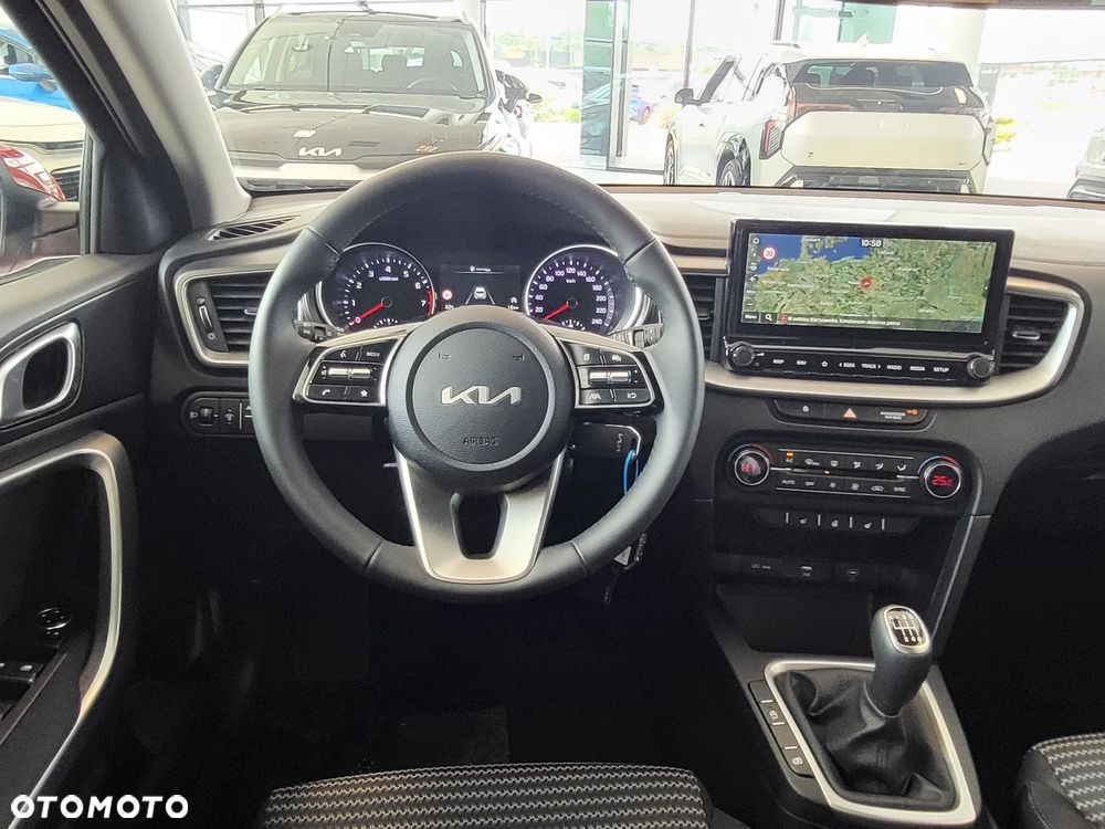 Kia XCeed - 26