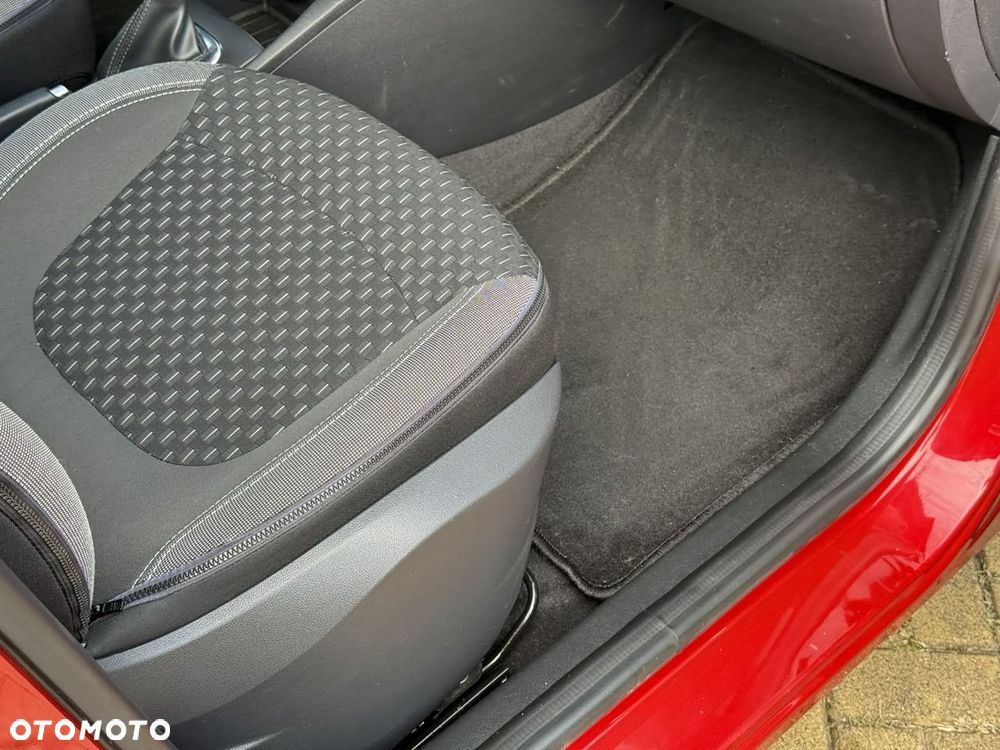 Renault Captur TCe 150 EDC GPF BOSE EDITION - 19
