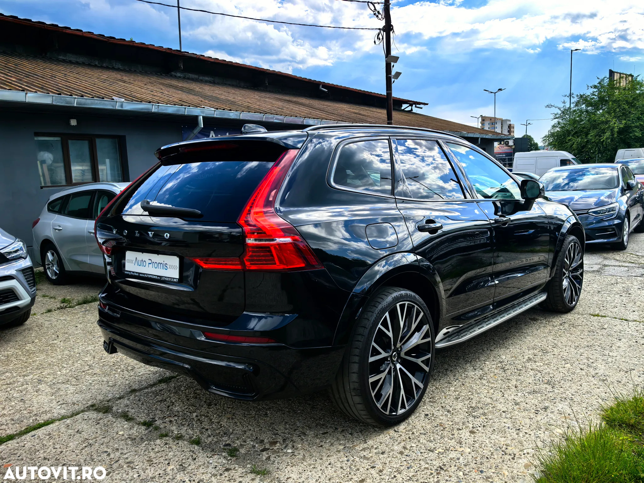 Volvo XC 60 B4 MHEV R-Design - 4