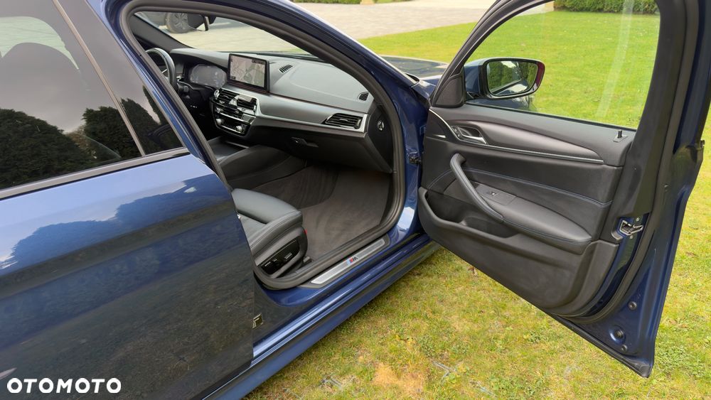 BMW Seria 5 530e xDrive - 16