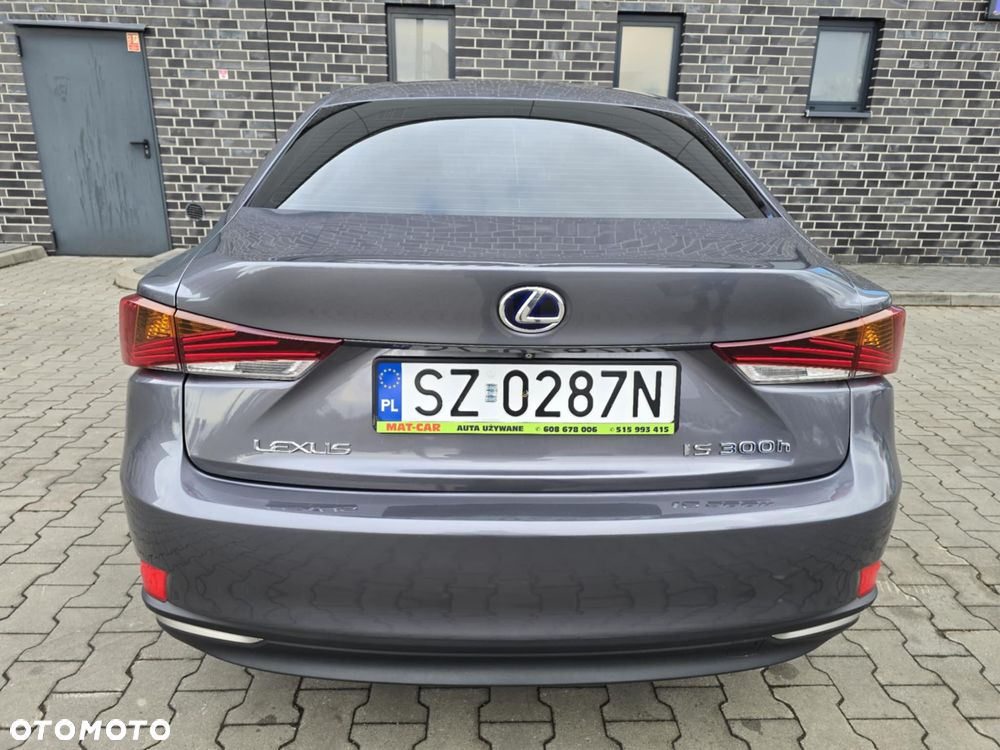 Lexus IS 300h F Sport EU6 - 16