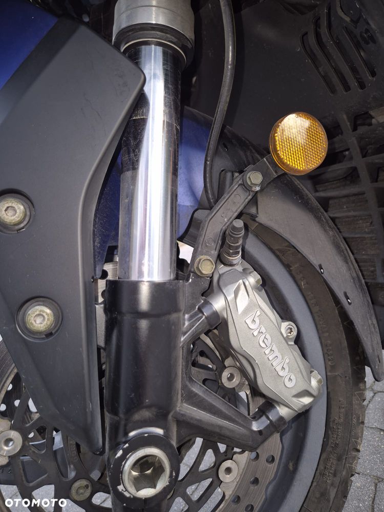 Kymco AK 550 - 9