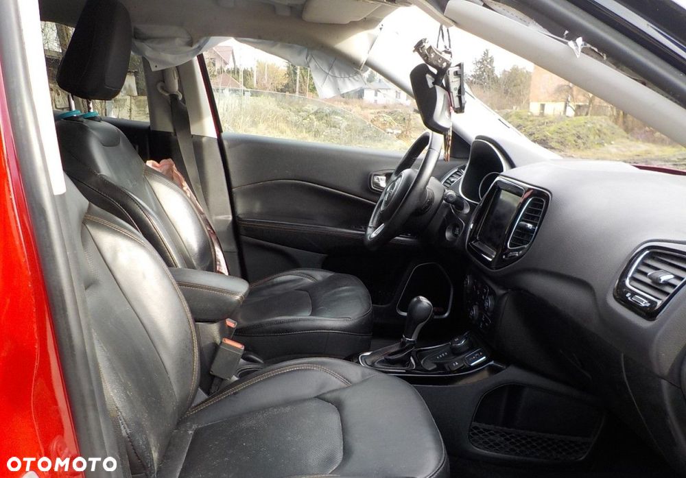 Jeep Compass - 24